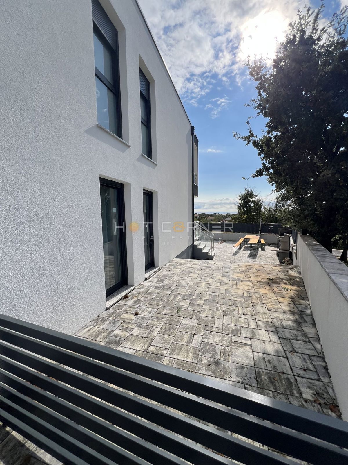 I dintorni di Rovigno, affascinante casa moderna con piscina e vista mare