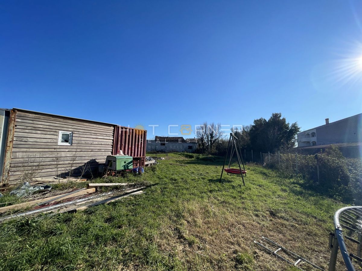 Terreno edificabile Ližnjan, 1.100m2