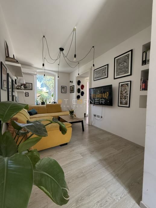 Occasione – Pola, zona centrale: Affascinante villa austro-ungarica con due appartamenti, giardino e taverna