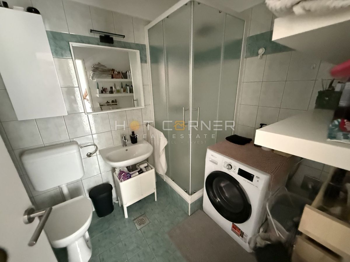 Occasione – Pola, zona centrale: Affascinante villa austro-ungarica con due appartamenti, giardino e taverna