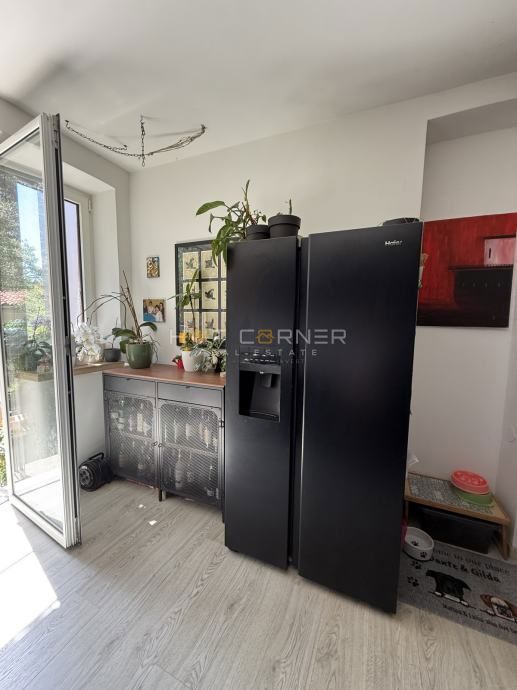 Occasione – Pola, zona centrale: Affascinante villa austro-ungarica con due appartamenti, giardino e taverna