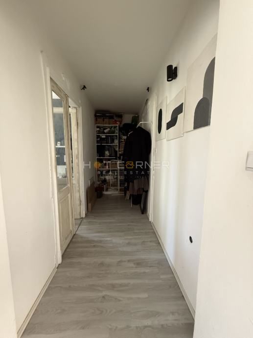 Occasione – Pola, zona centrale: Affascinante villa austro-ungarica con due appartamenti, giardino e taverna