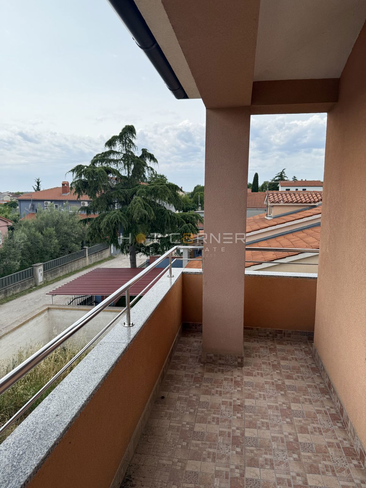 Pola, Šikići, casa familiare, 3 camere da letto, con bel giardino