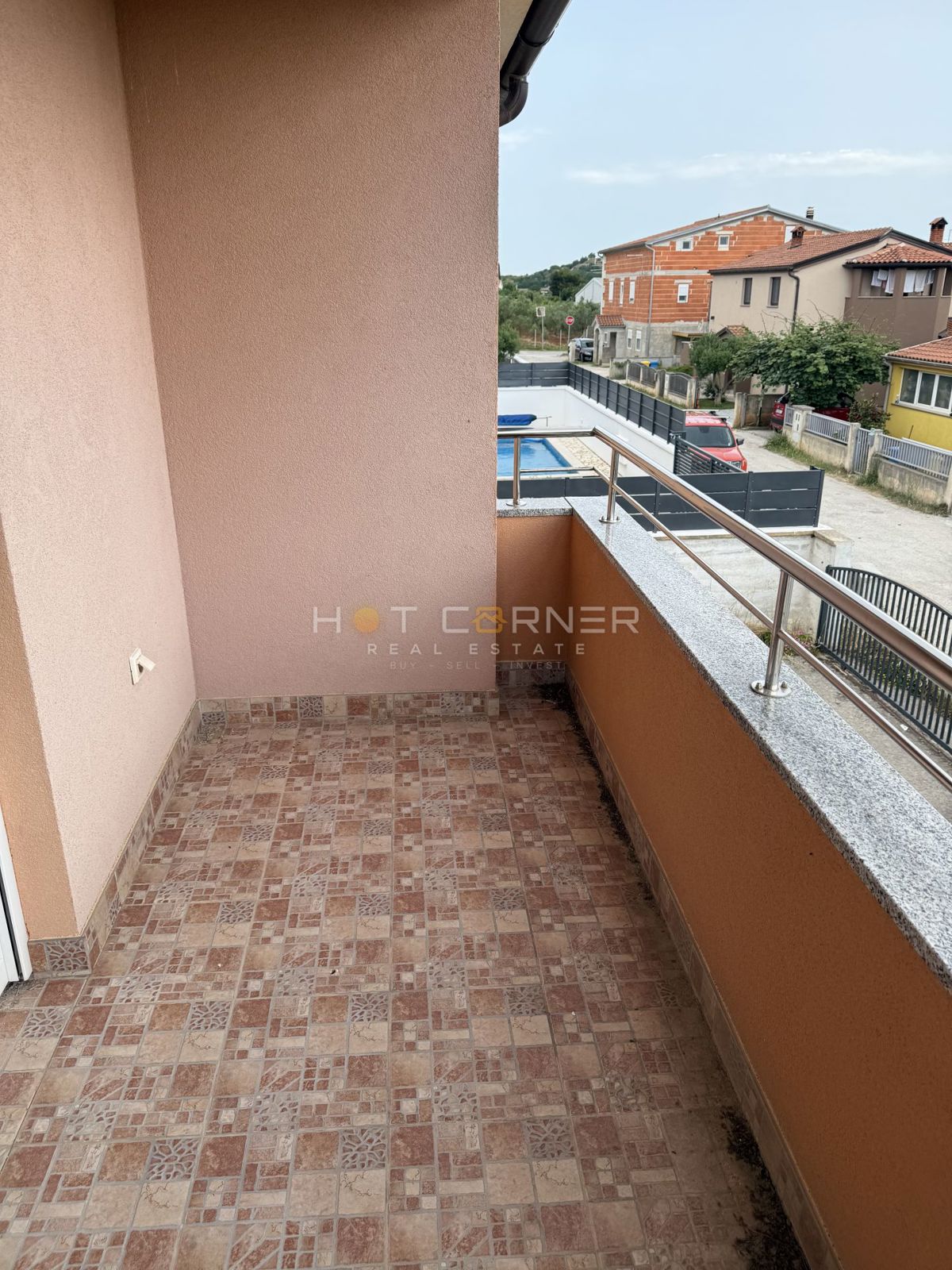 Pola, Šikići, casa familiare, 3 camere da letto, con bel giardino