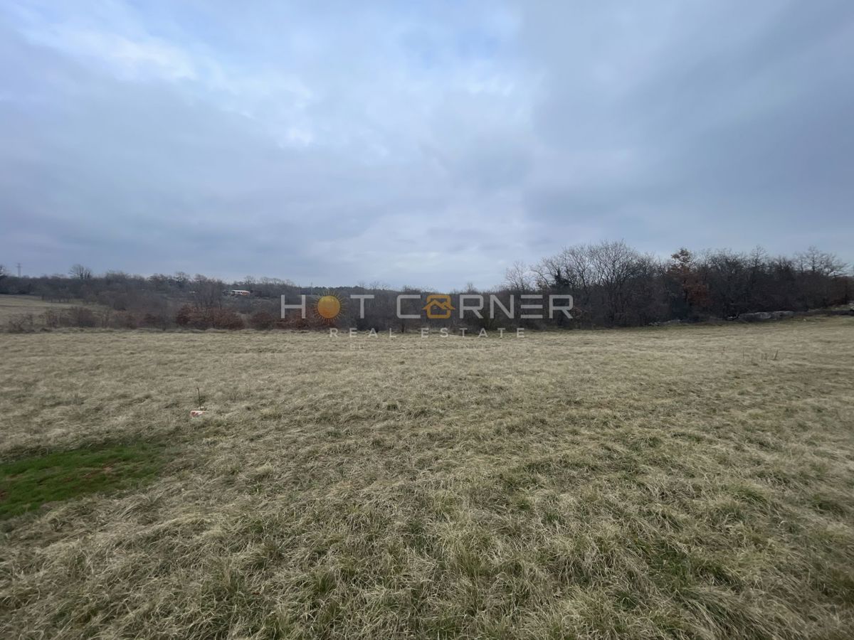 Terreno edificabile Marčana, 468m2