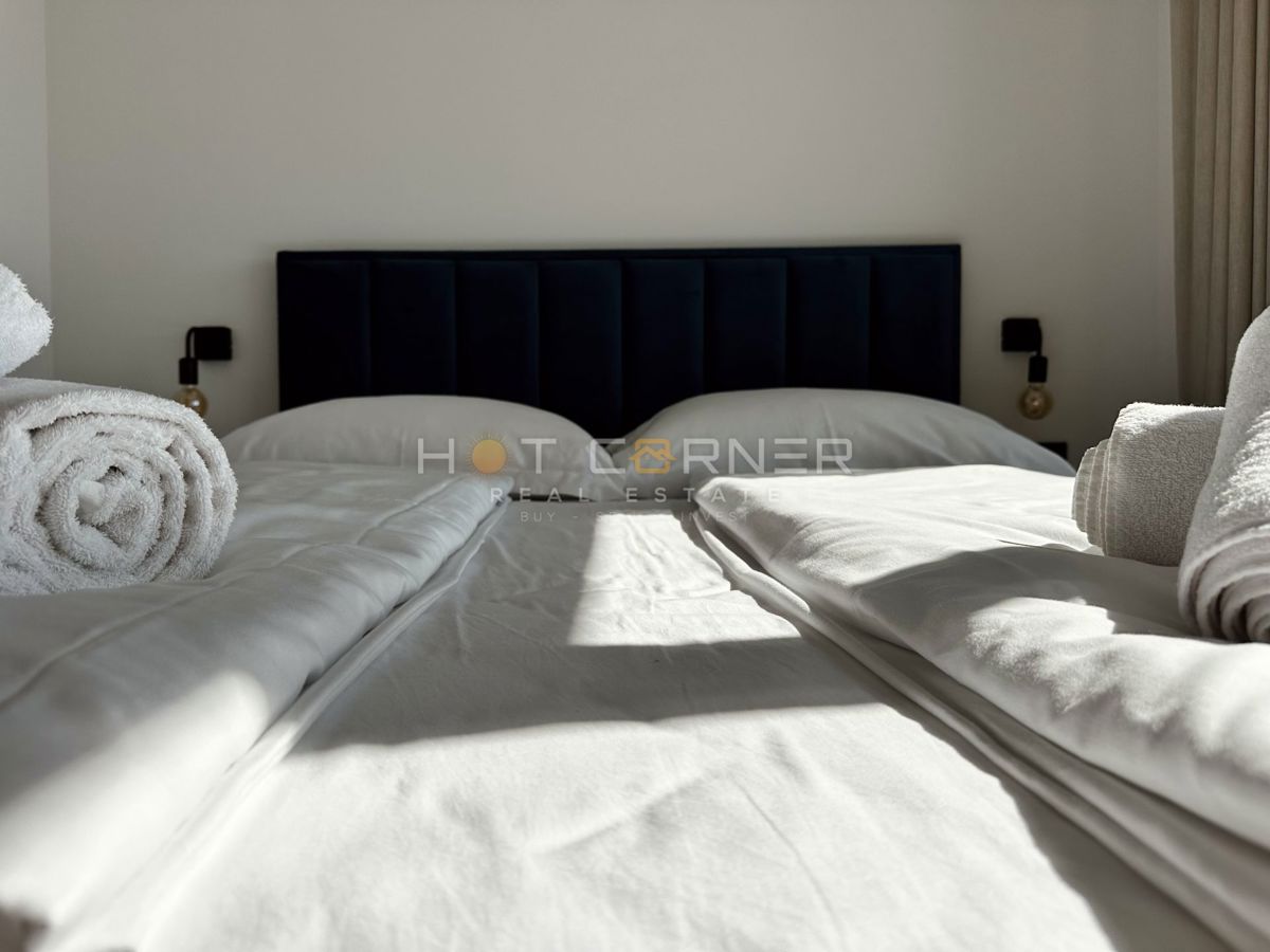 immobiliare di lusso a medulin, 3 ville+barca