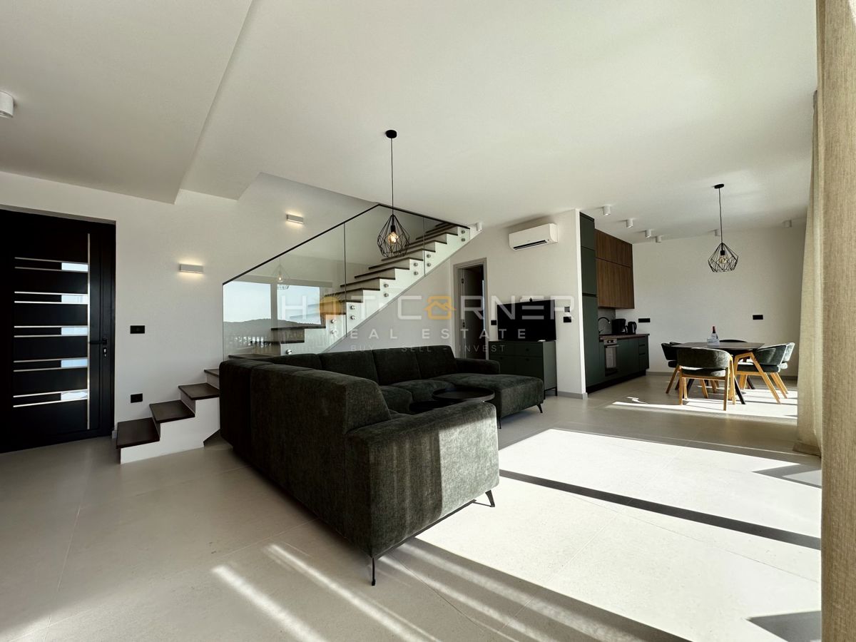 immobiliare di lusso a medulin, 3 ville+barca