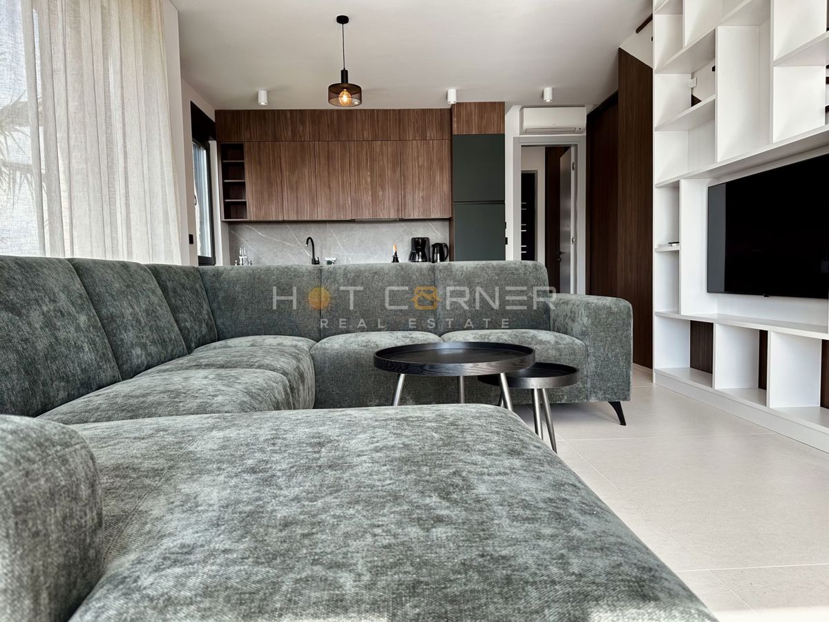 immobiliare di lusso a medulin, 3 ville+barca