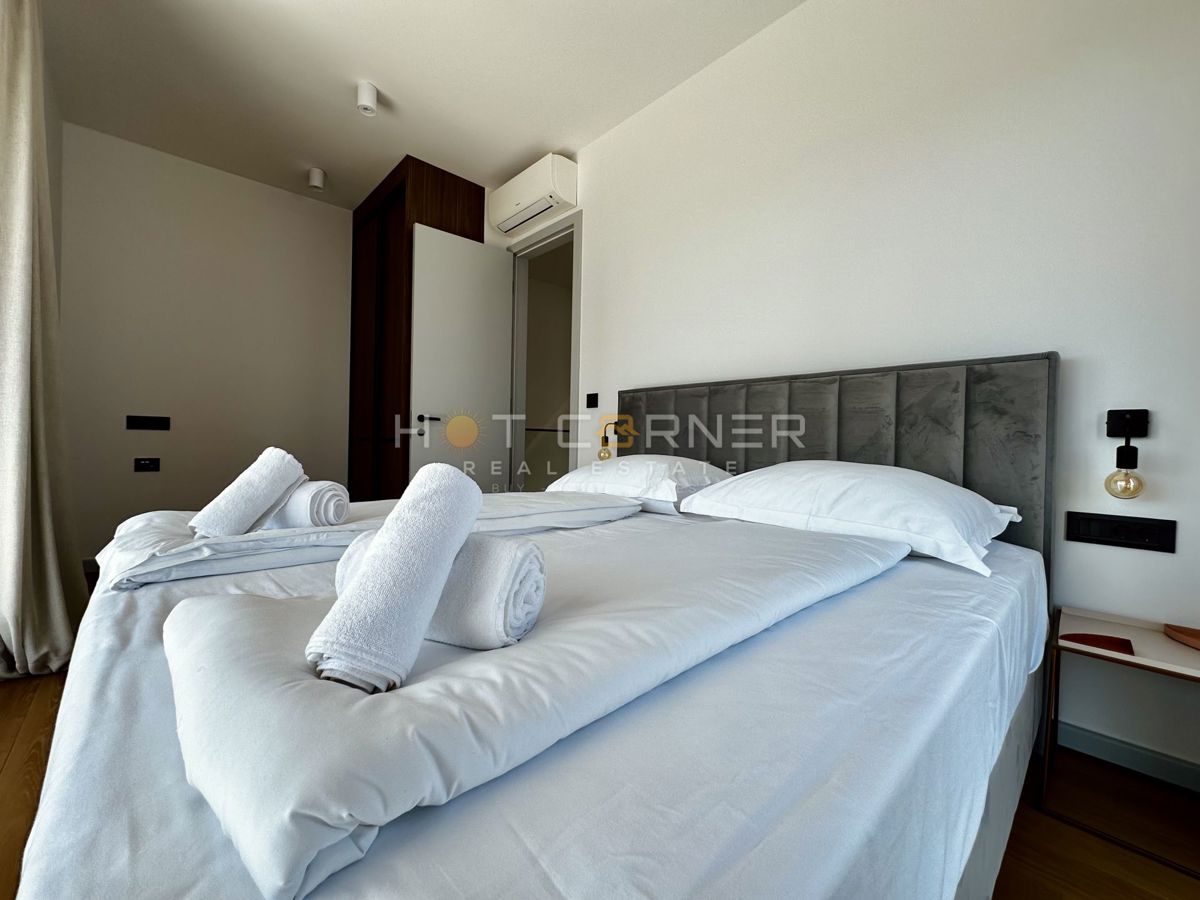 immobiliare di lusso a medulin, 3 ville+barca