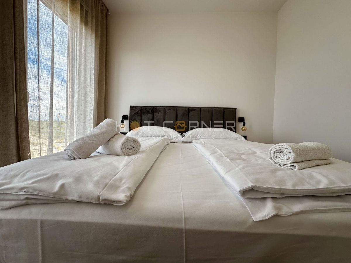 immobiliare di lusso a medulin, 3 ville+barca