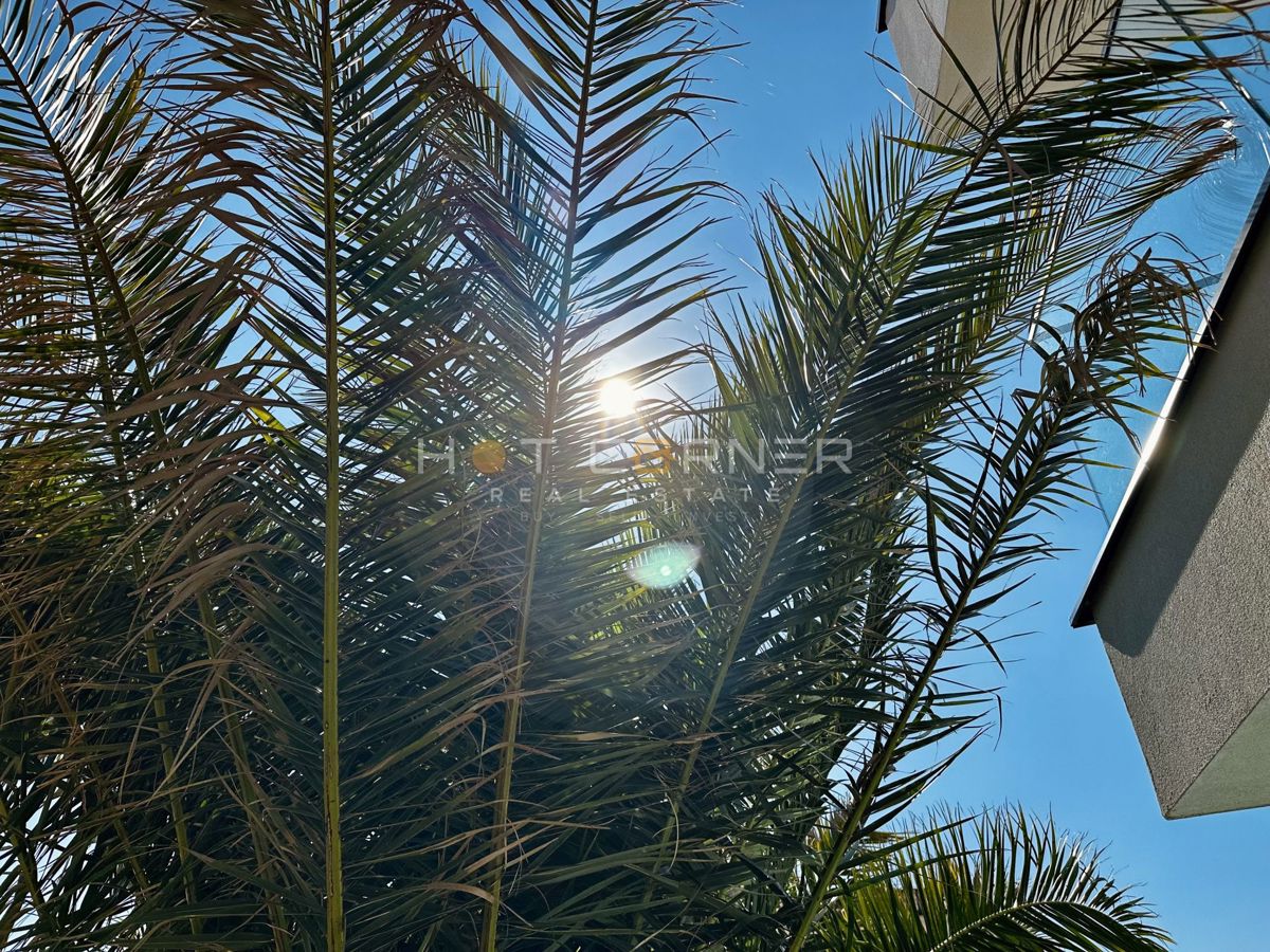 immobiliare di lusso a medulin, 3 ville+barca