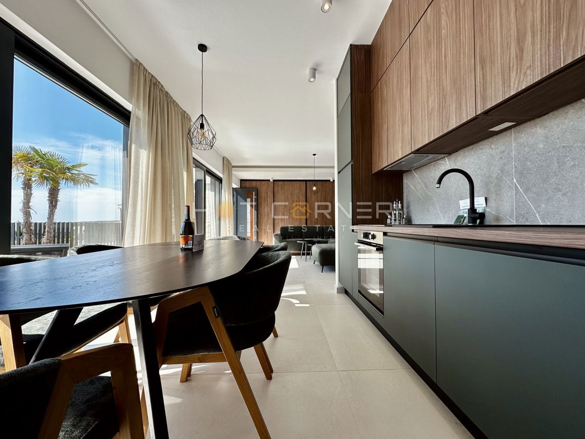 immobiliare di lusso a medulin, 3 ville+barca