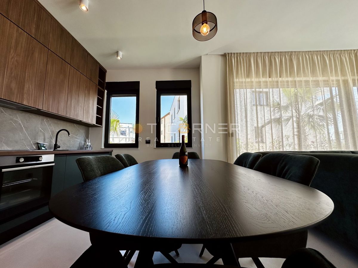 immobiliare di lusso a medulin, 3 ville+barca