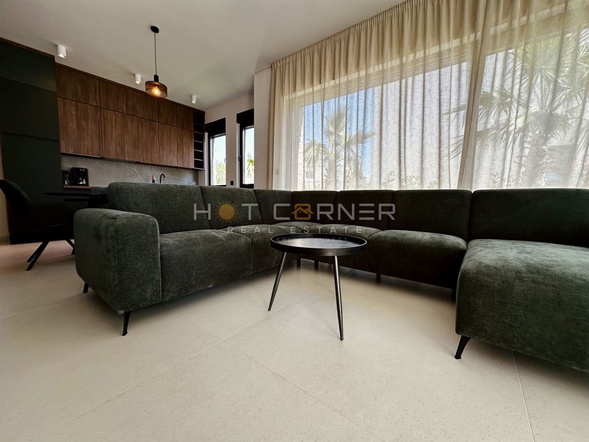 immobiliare di lusso a medulin, 3 ville+barca