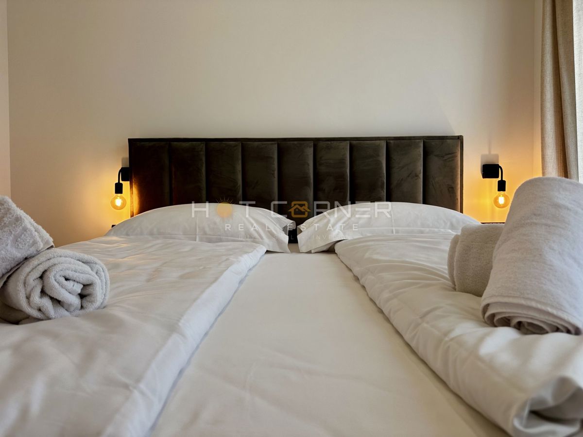 immobiliare di lusso a medulin, 3 ville+barca