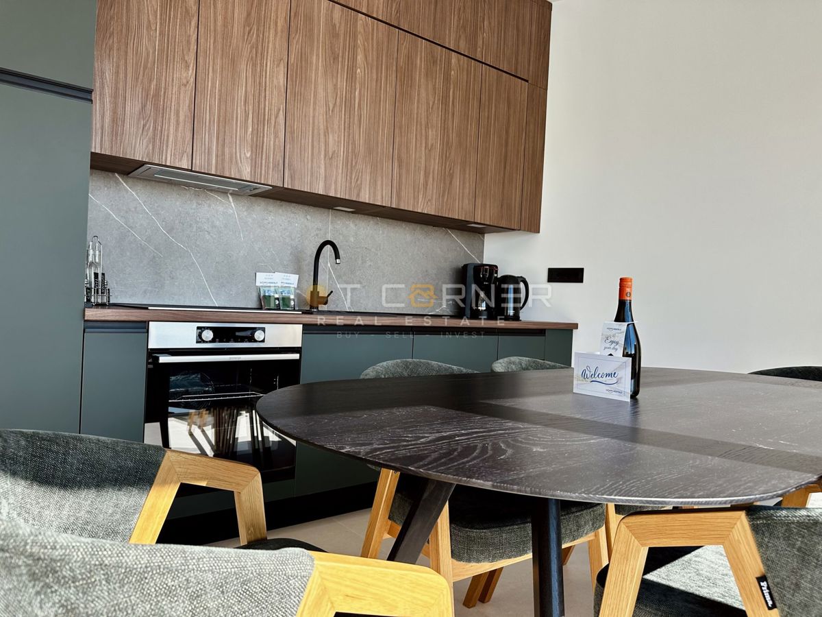 immobiliare di lusso a medulin, 3 ville+barca