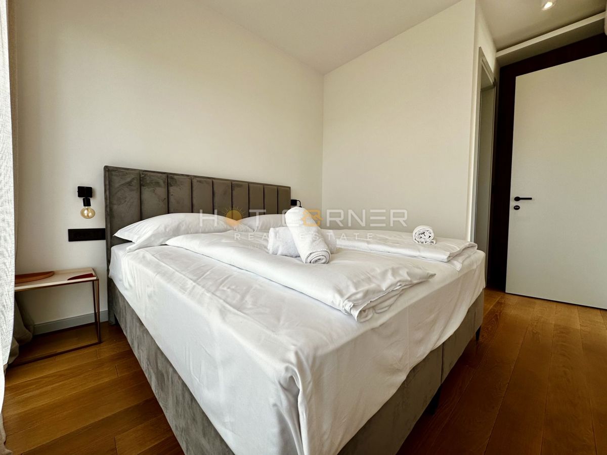 immobiliare di lusso a medulin, 3 ville+barca