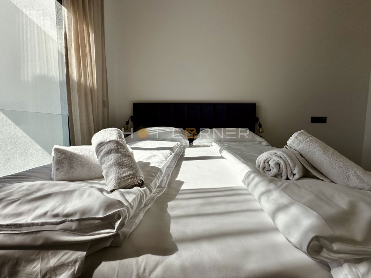 immobiliare di lusso a medulin, 3 ville+barca