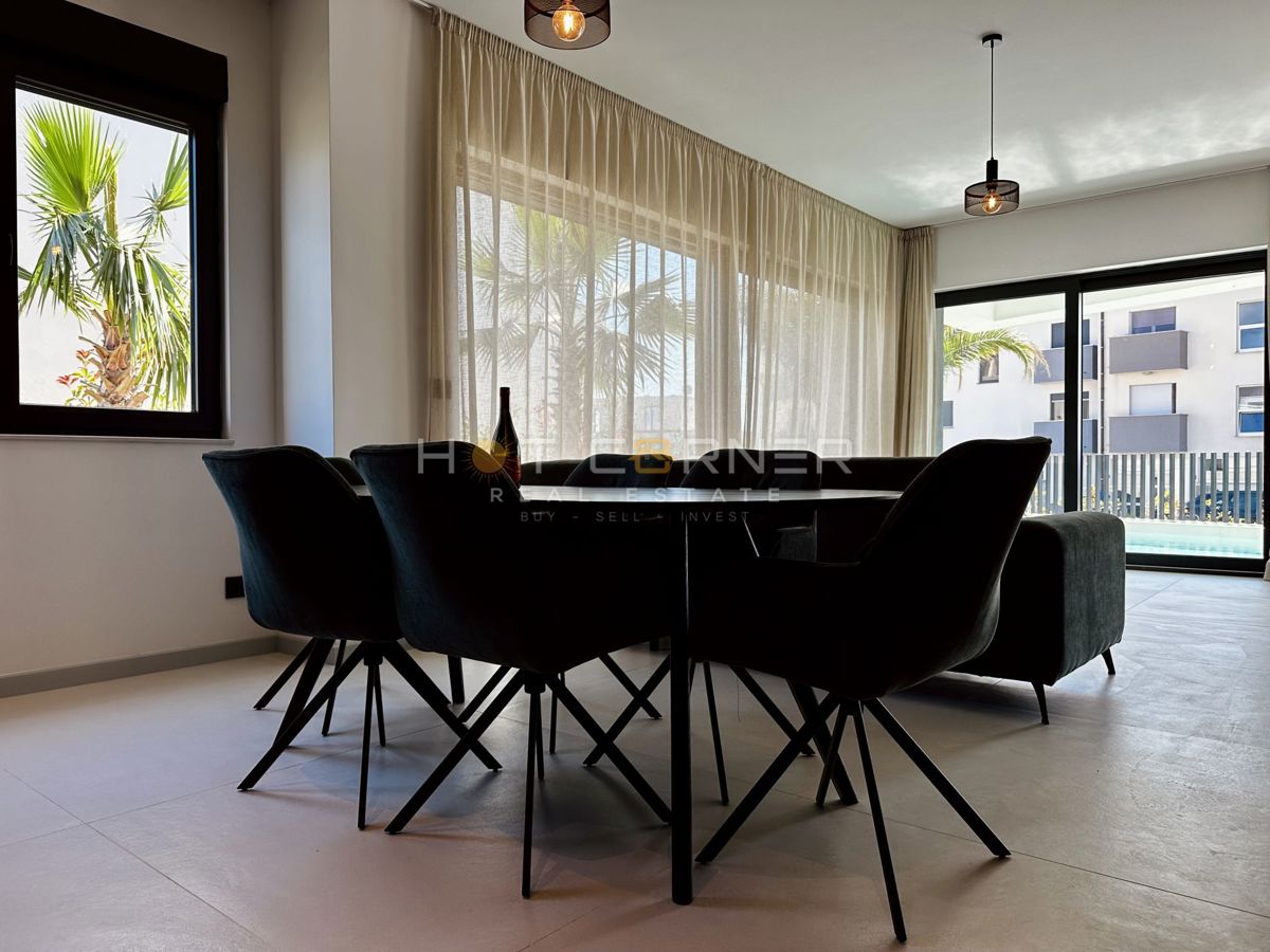 immobiliare di lusso a medulin, 3 ville+barca