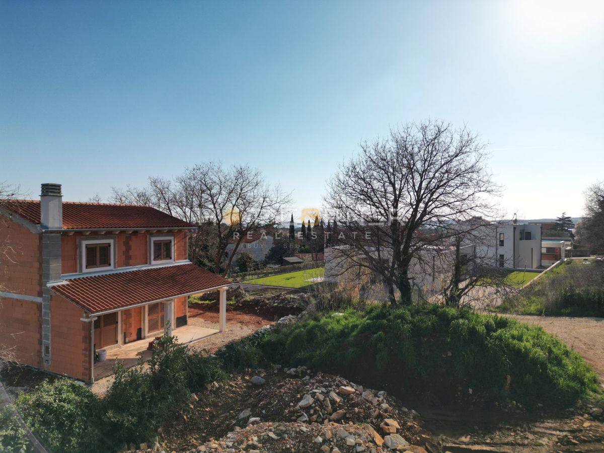 Medolino – Terreno edificabile 600 m², a 900 m dal mare