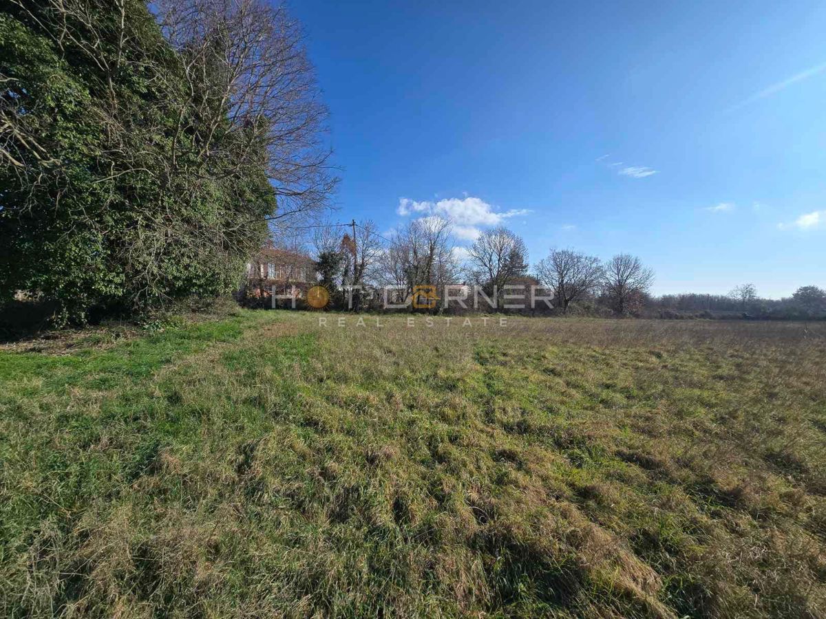 Terreno edificabile Muntić, 685 m² / €75.350