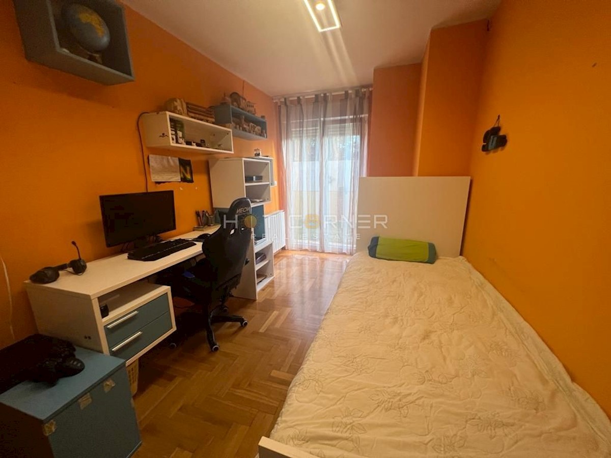 Appartamento Valdebek, Pula, 69m2