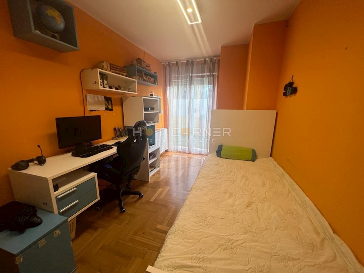 Appartamento Valdebek, Pula, 69m2