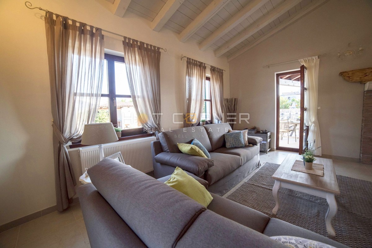 Villa istriana in stile retro rusticale con piscina e giardino di 1900 m2, 2 km dal mare!