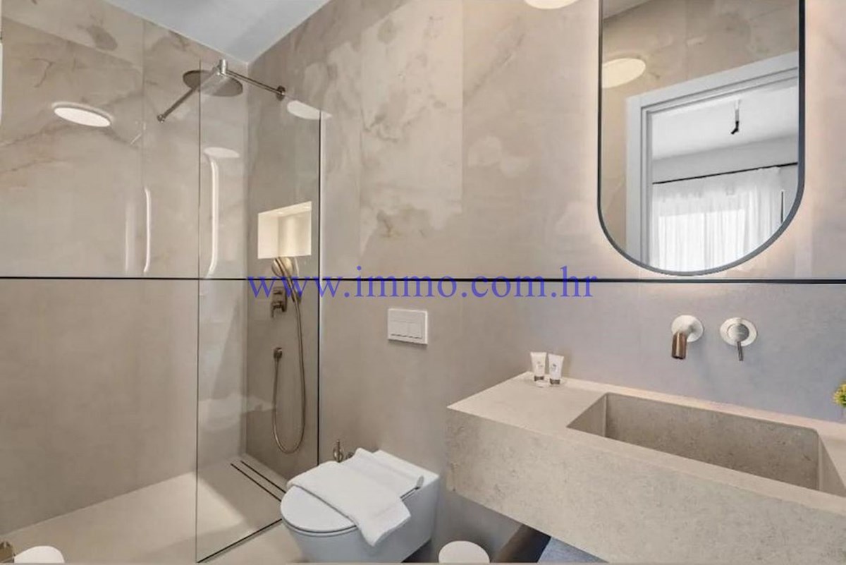 BELLISSIMA NUOVA VILLA VICINO A SPALATO