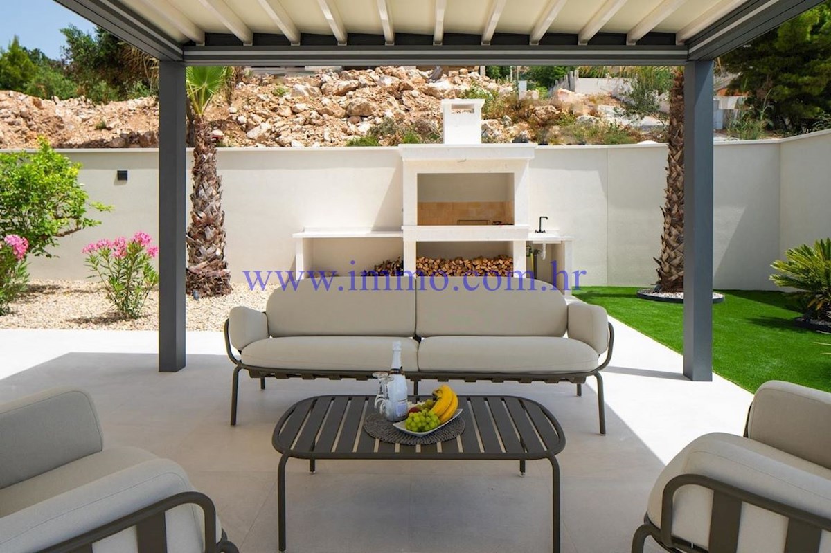 BELLISSIMA NUOVA VILLA VICINO A SPALATO