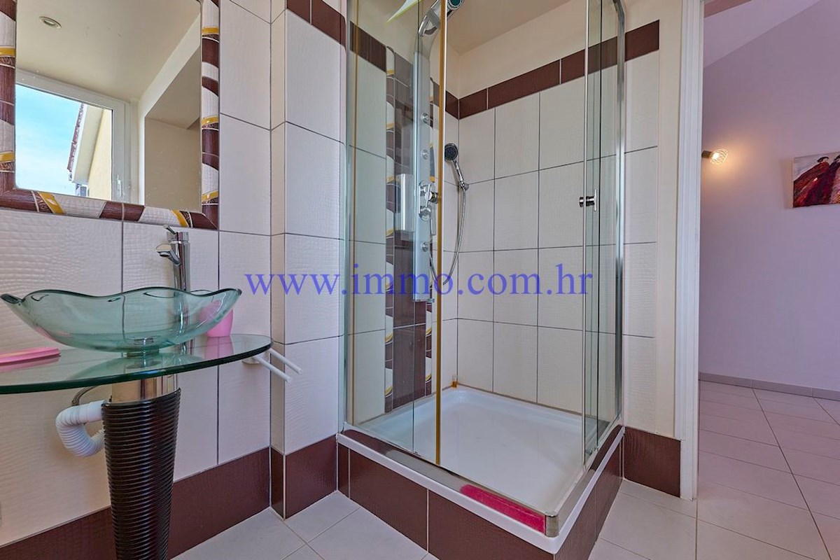 MERAVIGLIOSA VILLA IN PRIMA FILA SUL MARE