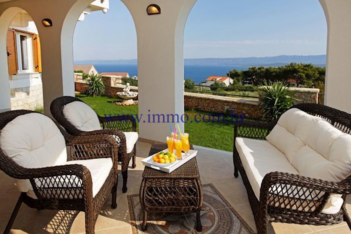 CONFORTEVOLE ED ELEGANTE VILLA A BOL, BRAC