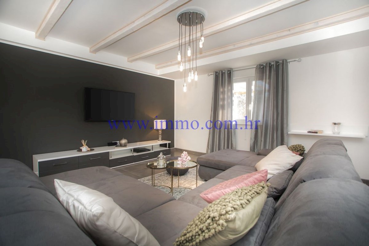 BELLA PROPRIETÀ NEI DINTORNI DI ŠIBENIK