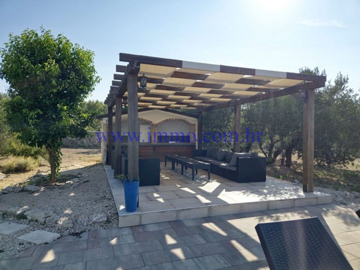 BELLA PROPRIETÀ NEI DINTORNI DI ŠIBENIK