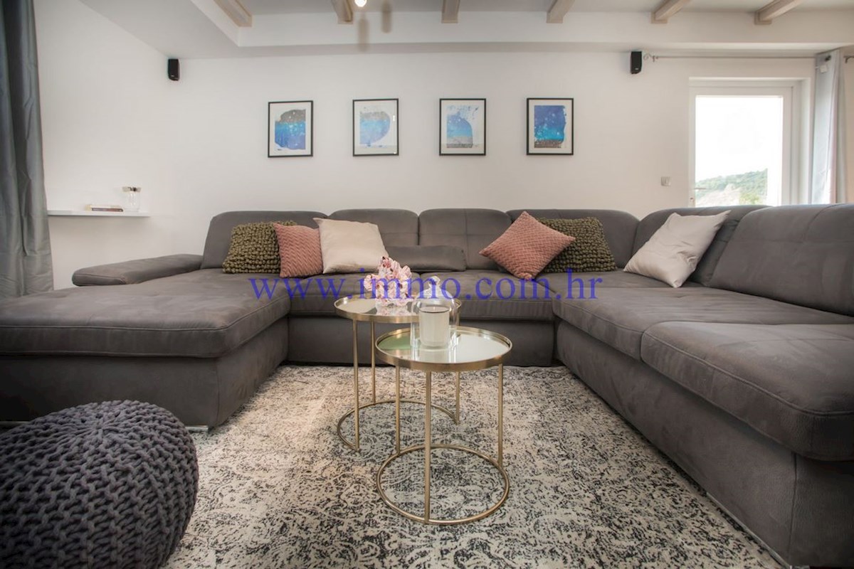 BELLA PROPRIETÀ NEI DINTORNI DI ŠIBENIK