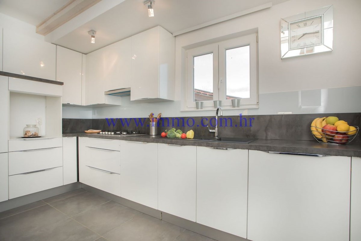 BELLA PROPRIETÀ NEI DINTORNI DI ŠIBENIK