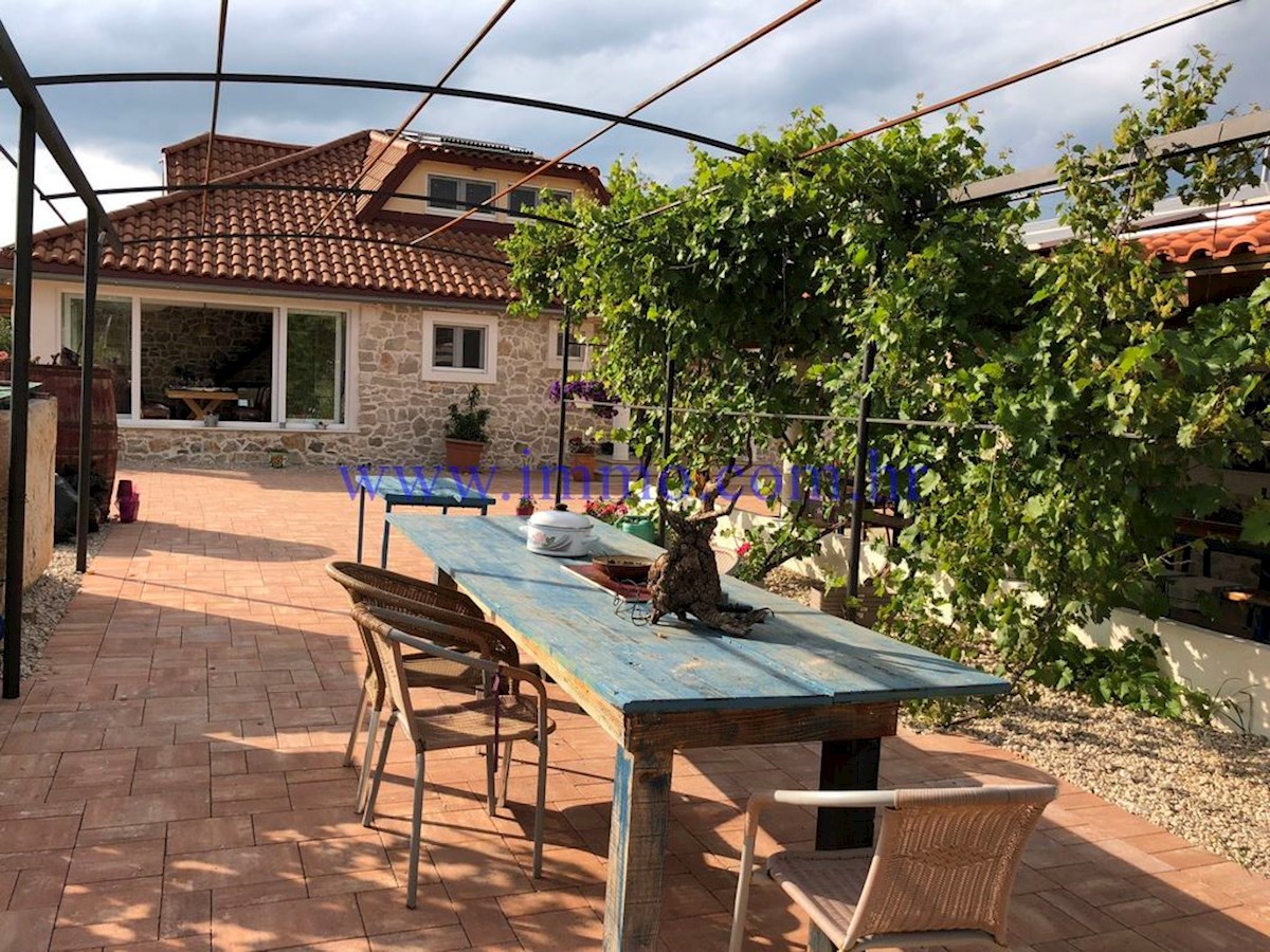 BELLA PROPRIETÀ NEI DINTORNI DI ŠIBENIK