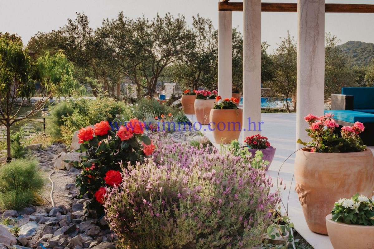 BELLA PROPRIETÀ NEI DINTORNI DI ŠIBENIK