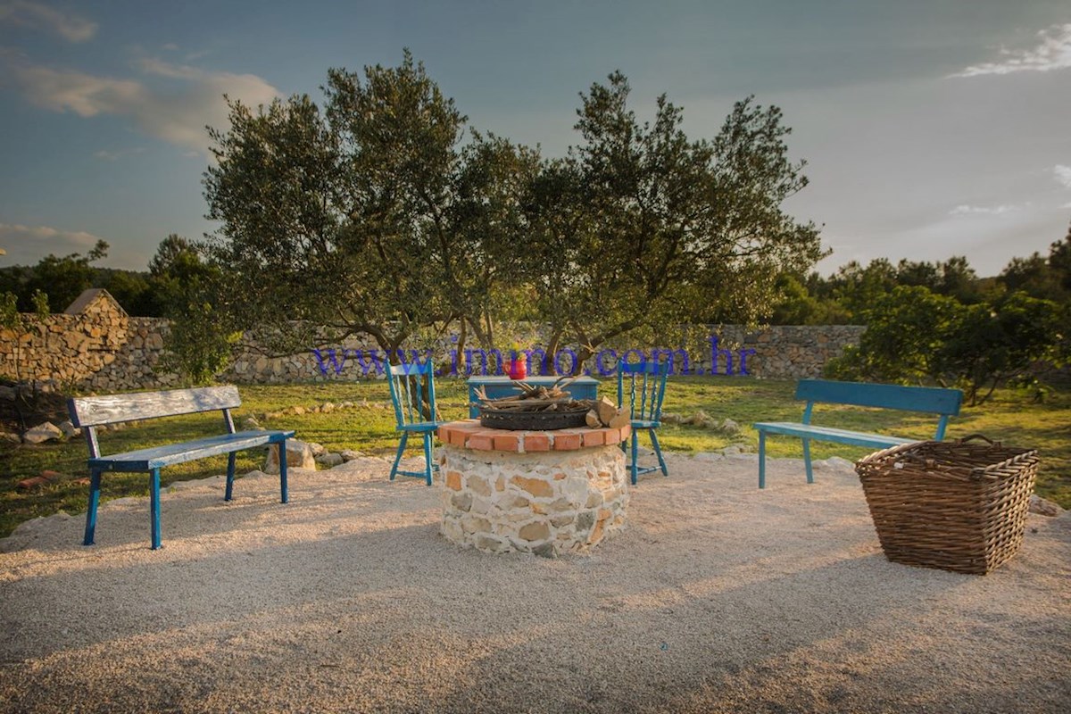 BELLA PROPRIETÀ NEI DINTORNI DI ŠIBENIK