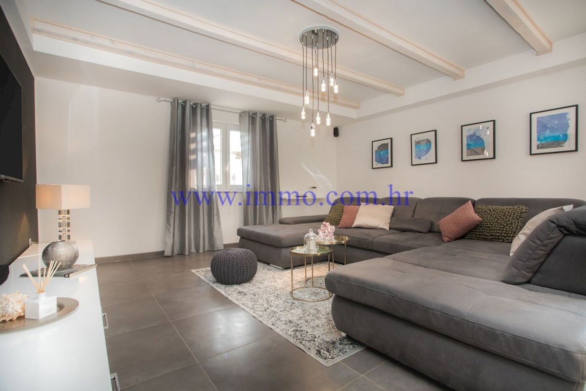 BELLA PROPRIETÀ NEI DINTORNI DI ŠIBENIK