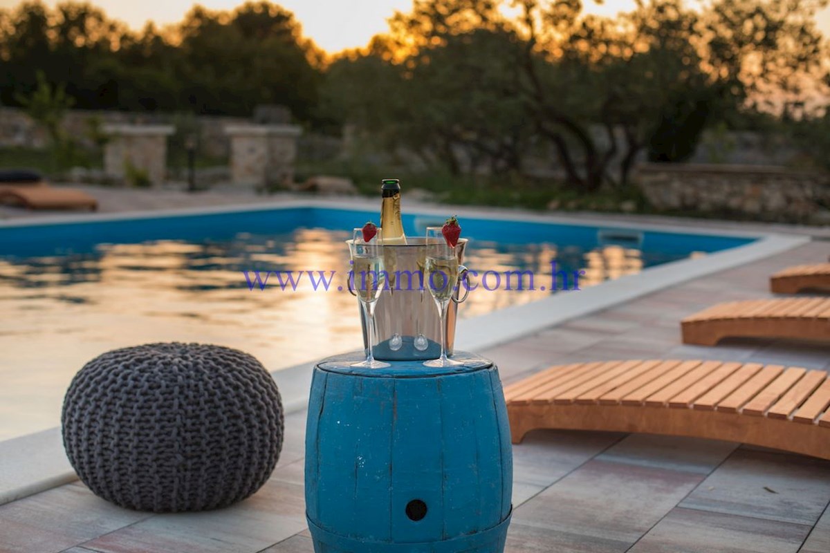 BELLA PROPRIETÀ NEI DINTORNI DI ŠIBENIK