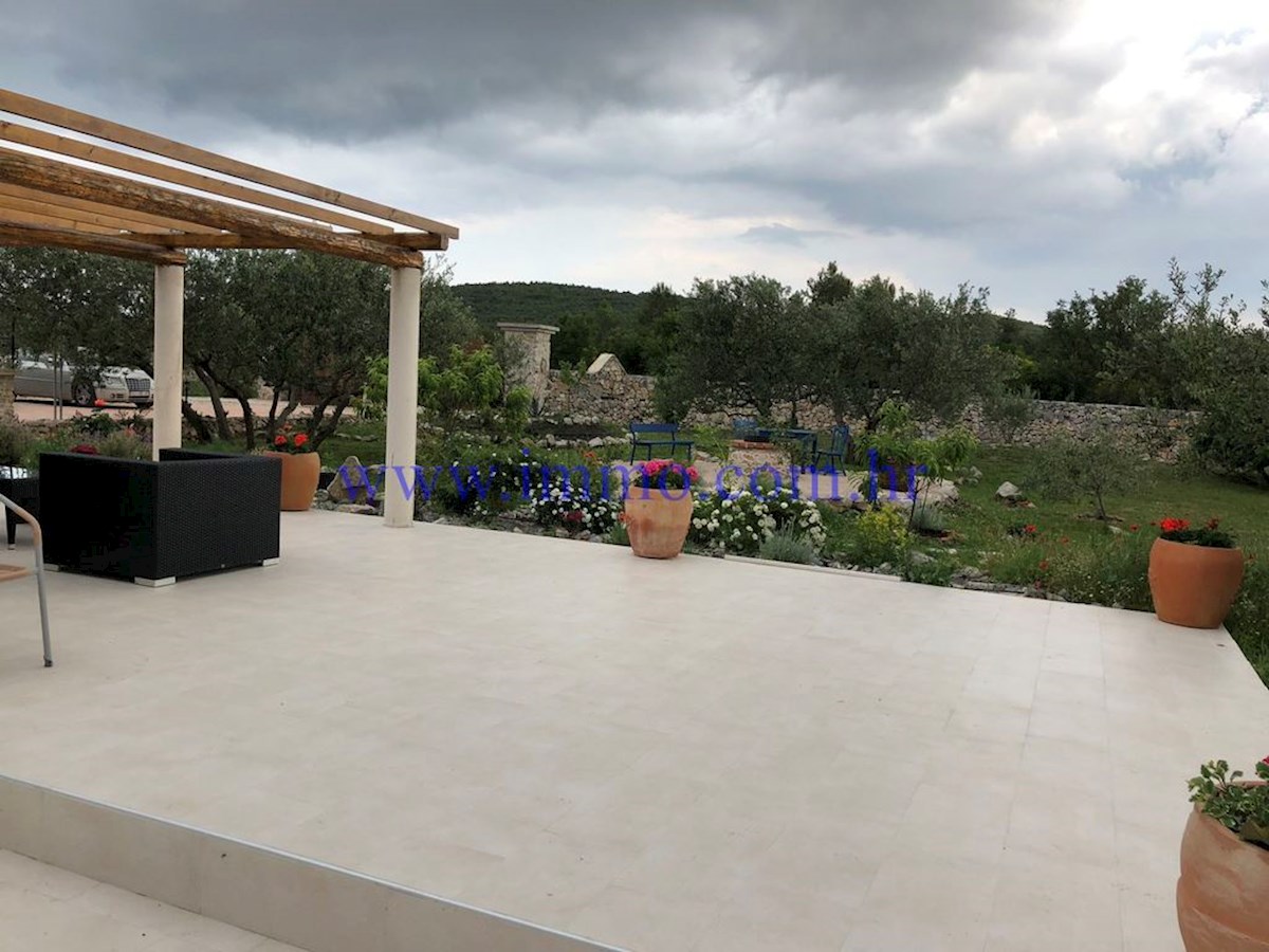 BELLA PROPRIETÀ NEI DINTORNI DI ŠIBENIK