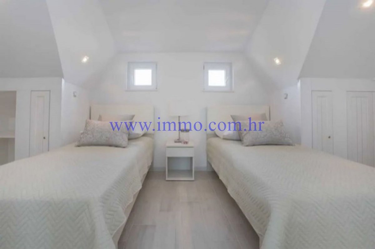 BELLA PROPRIETÀ NEI DINTORNI DI ŠIBENIK