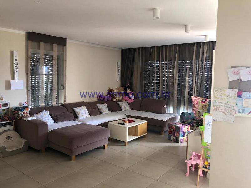 VILLA CON VISTA MARE VICINO A SIBENICO