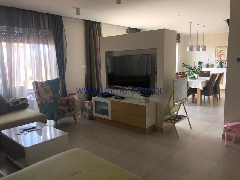 VILLA CON VISTA MARE VICINO A SIBENICO