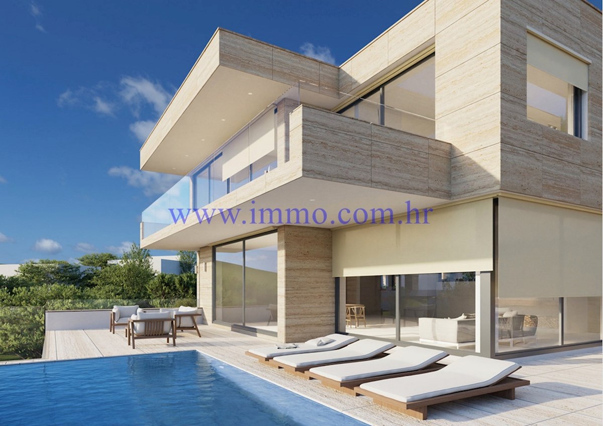 TERRENO EDIFICABILE CON PROGETTO E PERMESSO DI COSTRUIRE