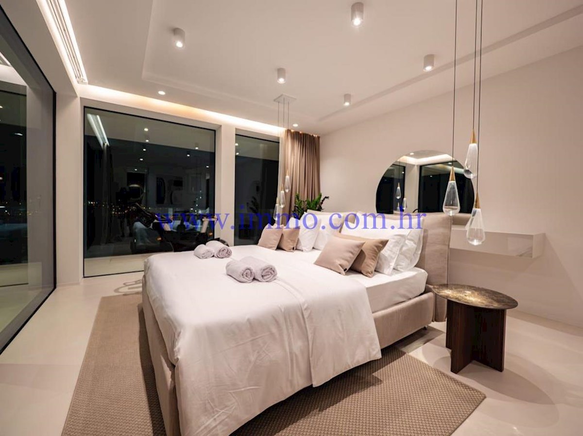 VILLA DI LUSSO CON VISTA MARE PANORAMICA