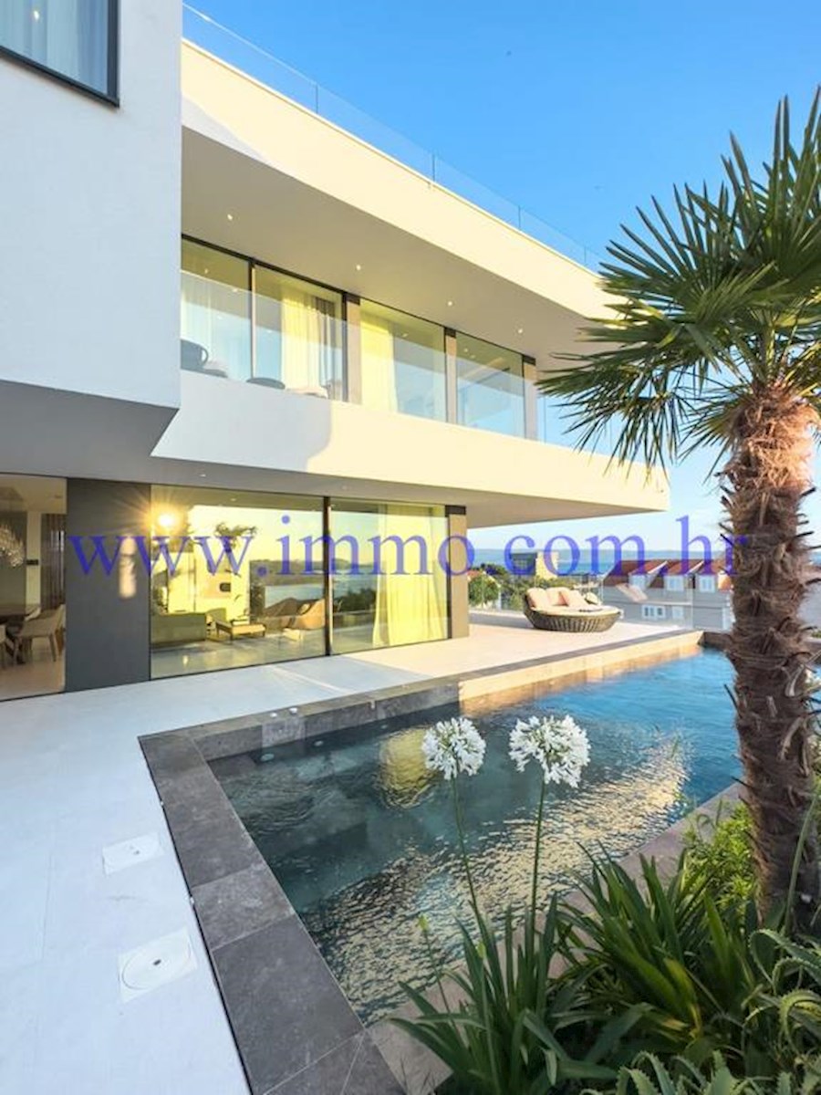 VILLA DI LUSSO CON VISTA MARE PANORAMICA