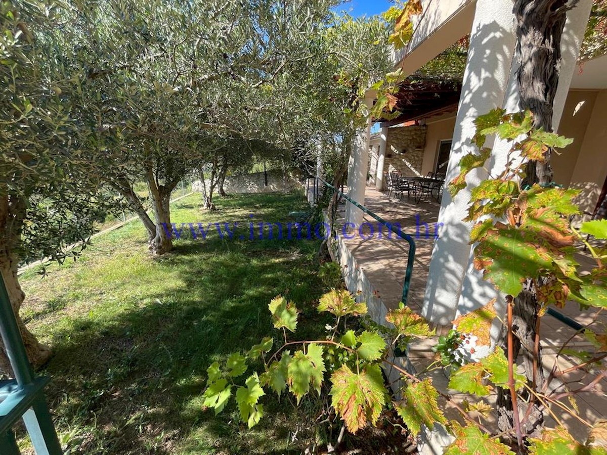 UNA BELLA CASA CON VISTA MARE NEL SOBERO DI SIBENIKA