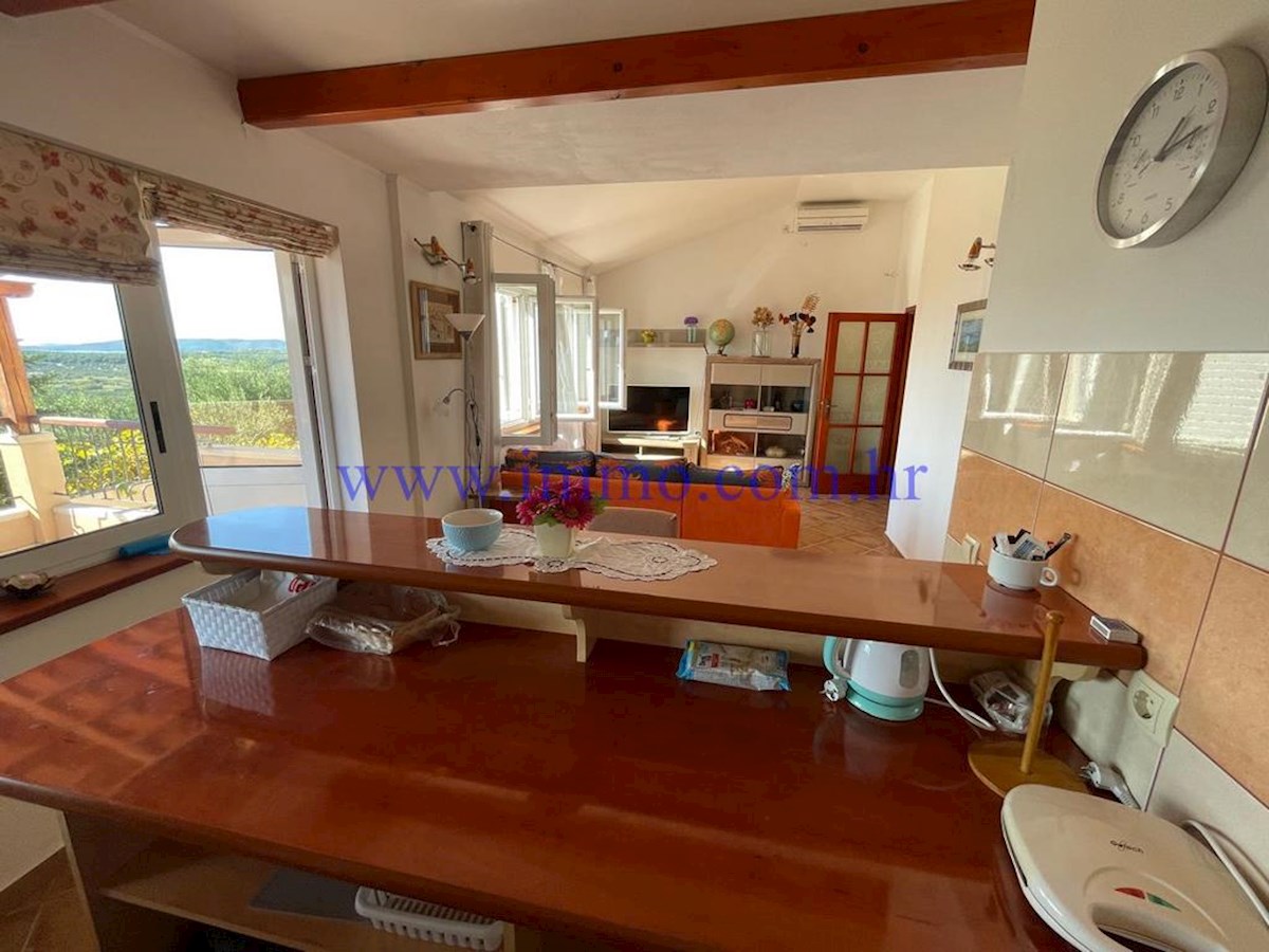UNA BELLA CASA CON VISTA MARE NEL SOBERO DI SIBENIKA